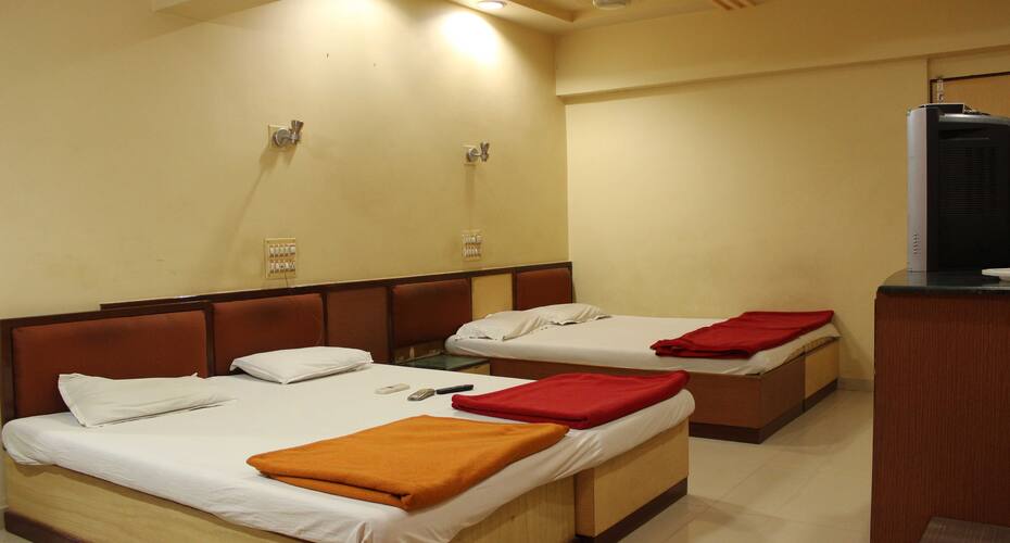 Hotel Sargam Palace, Ahmedabad 5